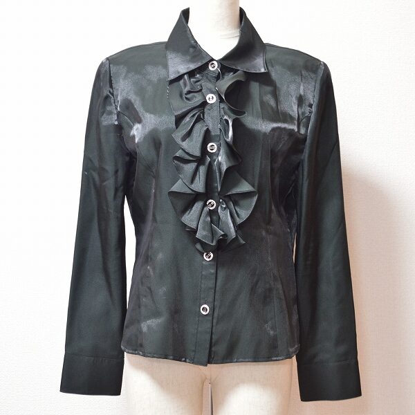 胸元が豪華になりウェーブ体型さんにも嬉しい！イネス 銀座マギーのシャツをお買取