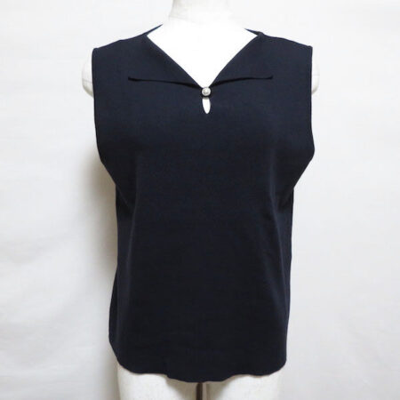 フォクシーならではのシンプル可愛いが実現のトップスを買取しました