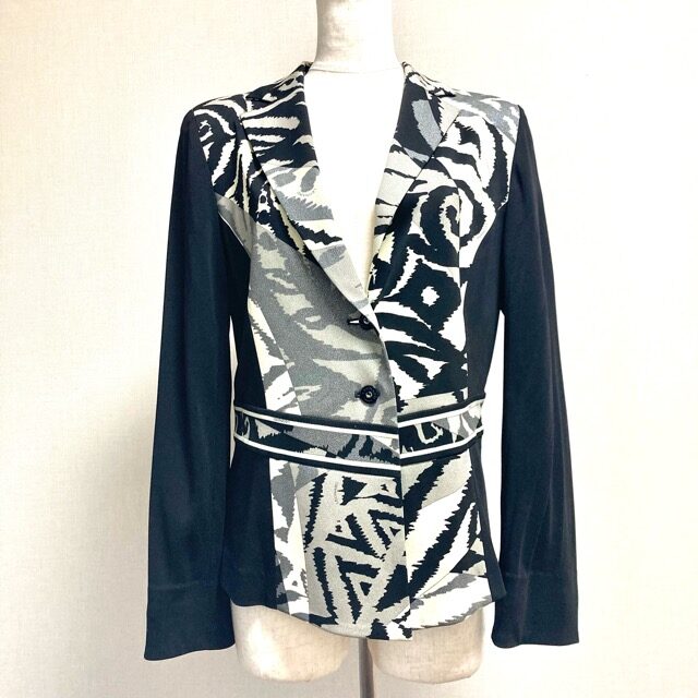 躍動感のある柄がゴージャス レオナールのジャケットを買取しました