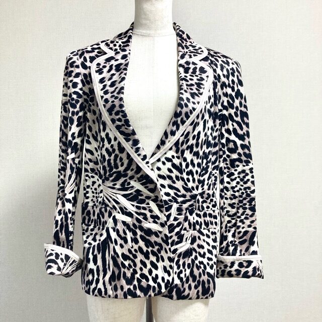 ゴージャス感が半端ない レオナールのジャケットを買取しました