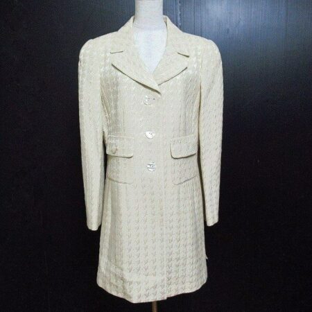 控えめで美しさが光る ジュンアシダのコートを買取しました