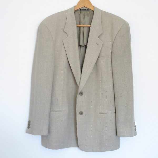 しなやかなベージュできっちり決める!ジョルジオアルマーニのジャケットを買取しました
