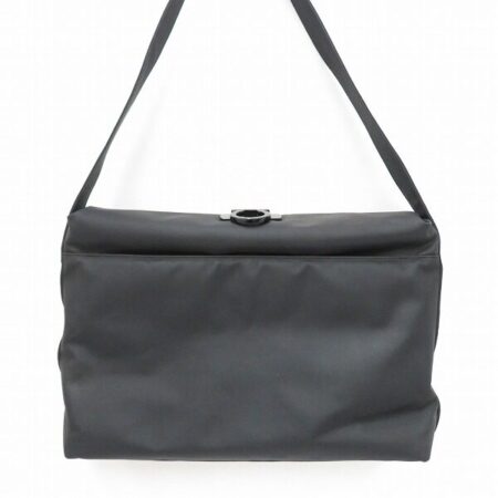 しっとりした感じも出せる フェラガモのショルダーバッグを買取しました