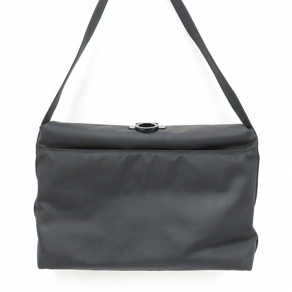 しっとりした感じも出せる フェラガモのショルダーバッグを買取しました