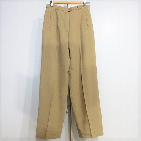 効率よい着方ができる マックスマーラのパンツを買取しました