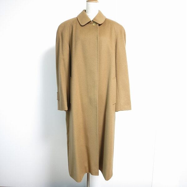 しなやかさも充分ある アクアスキュータムのコートを買取しました