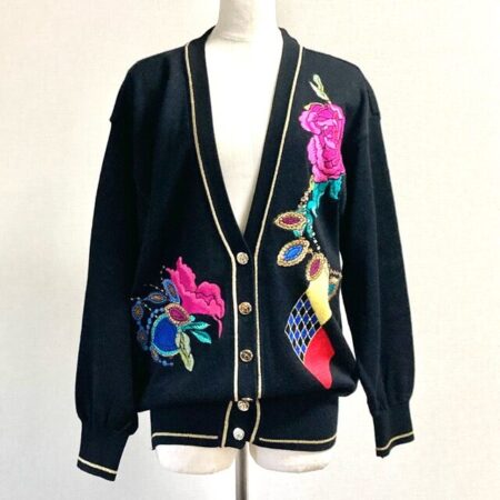 目を惹くお花が素敵｜レオナールのカーディガンを買取しました
