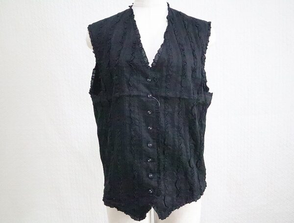 薄手が嬉しい ピンクハウスのジレを買取しました