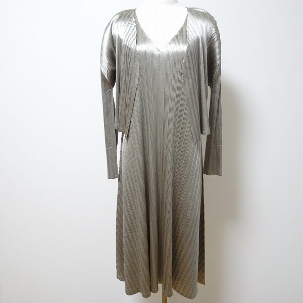 眩しいくらいに艶やか！プリーツプリーズのセットアップを買取しました