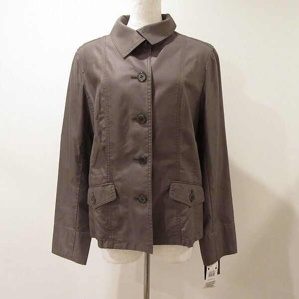 カフェ店員のようなおしゃれな雰囲気 バーバリーのコートを買取しました