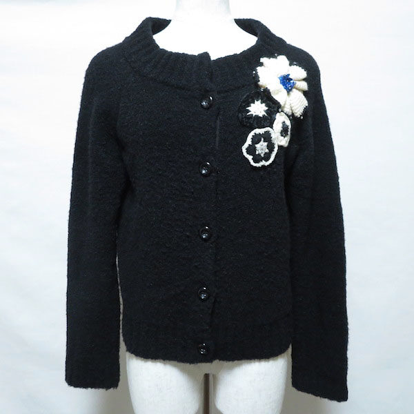 【ユキトリイのニット お買取】花モチーフで可愛らしさアップ！