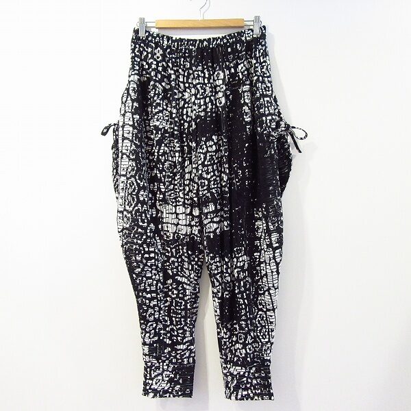 エイココンドウのパンツをお買取|豪華に見せられるデザインが素敵