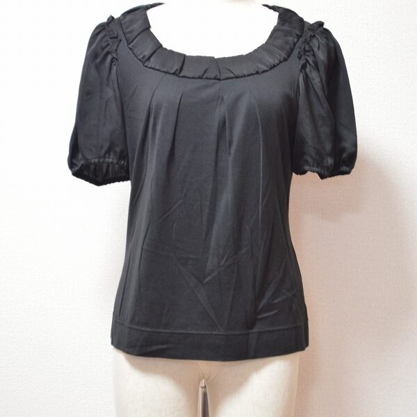 パフスリーブとフリルで気持ちも上がる ユキトリイのTシャツを買取しました