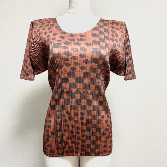 プリーツプリーズのカットソーをお買取｜ポップでアーティスティックなドットが貴重