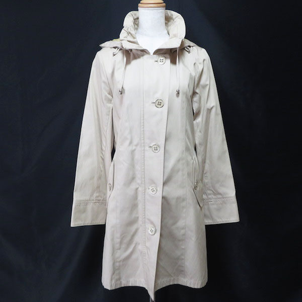 ほっそりラインも綺麗なレリアンのコートを買取しました