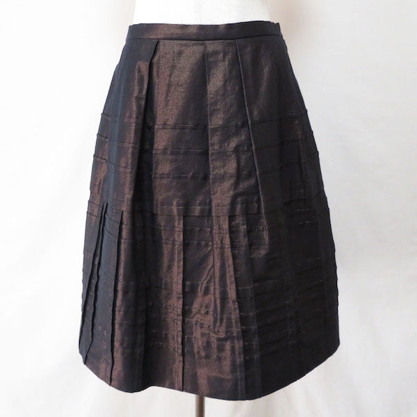 ブロンズ色が豪華 ユキトリイのスカートを買取しました