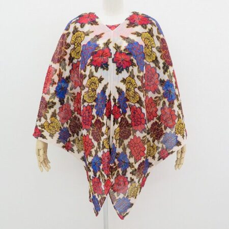 プリーツプリーズの洋服買取情報｜豪勢な花柄ポンチョをご紹介