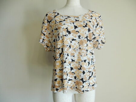 人気のレリアンをお買取しました！落ち着く花柄のカットソー