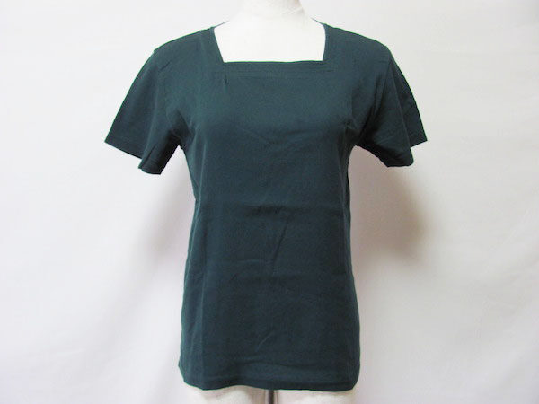 人気のソウソウ カットソーを出張買取！ディープなグリーンでさりげないおしゃれを実現