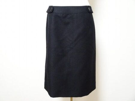 オフィスシーンにも！バーバリーのタイトスカートを買取させて頂きました