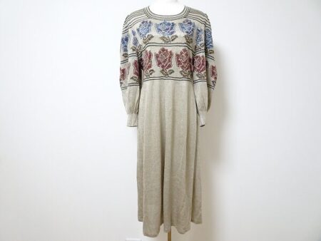 斉藤都世子のラテカラーの薔薇ワンピを買取させて頂きました