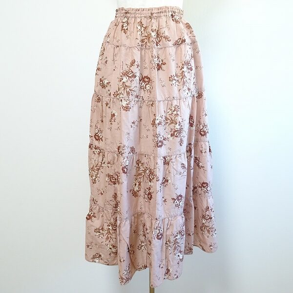 いちごミルクのような可愛さ！カネコイサオのスカートを買取しました