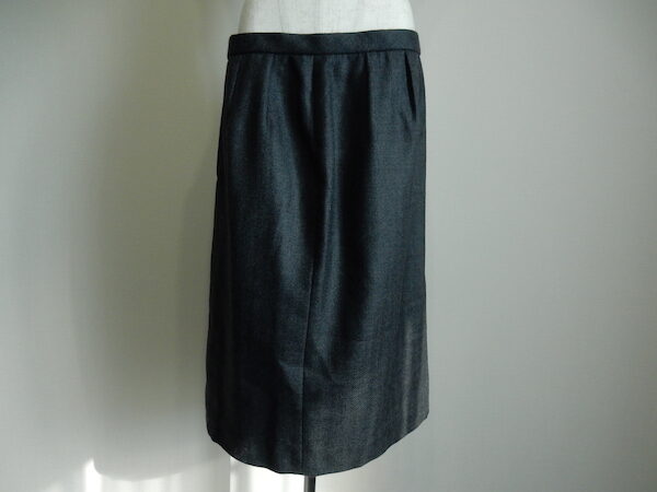 ベーシックなデザインで毎日でも使える｜レリアンのスカートを買取しました
