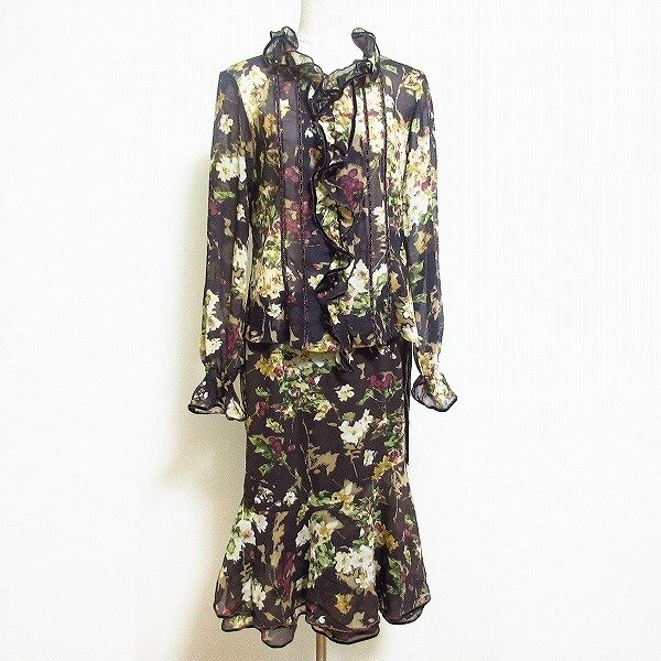 大胆フリルが印象的なインゲボルグのセットアップを買取しました