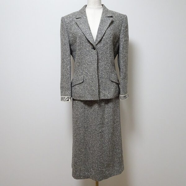 レオナール お買取情報｜38号 シルク混グレーのセットアップ