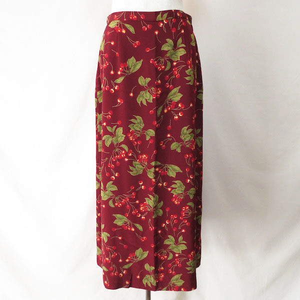 インゲボルグお買取情報｜しっとり可愛い赤のスカートを買取しました