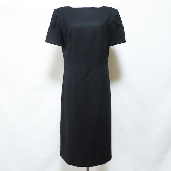 シンプル×綺麗のありがたいデザイン｜ミスアシダのワンピースを買取しました