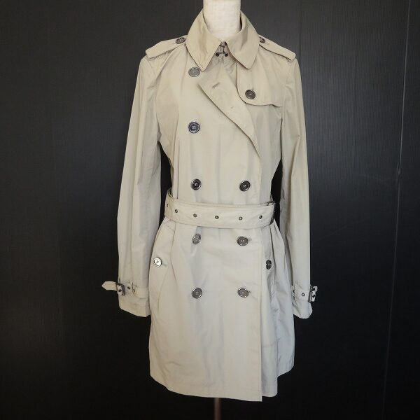 バーバリーの定番コートをお買取！衣類カバー付きで保管も安心