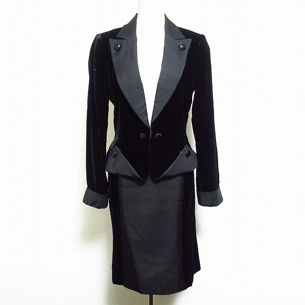 ほっそりデザインで決まる ミスアシダのスカートスーツを買取しました