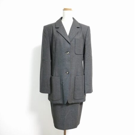 セリーヌのスーツ お買取情報！綺麗で品のある女性に