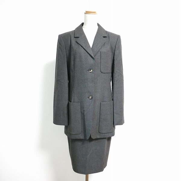 セリーヌのスーツ お買取情報！綺麗で品のある女性に
