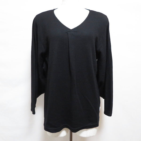 SOUSOU お買取情報｜胸元も綺麗に演出できる黒のカットソー