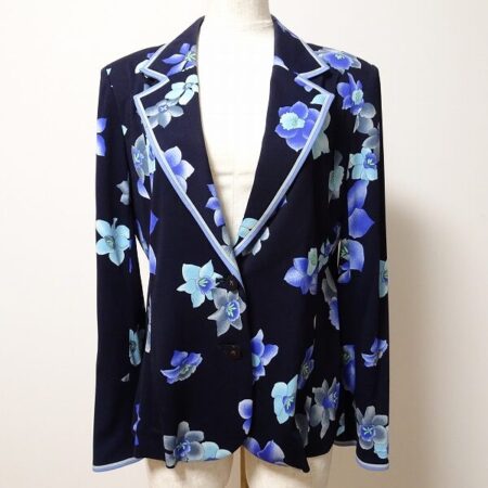 レオナールのジャケットを出張買取ご利用のお客様より買取しました！和むブルーでしっとりセクシーに