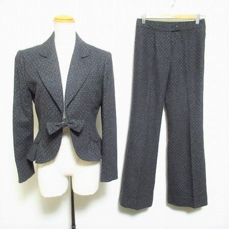 リボンがクールさを和らげる ミスアシダのパンツスーツを買取しました