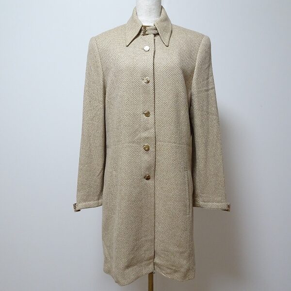 色っぽくも着やすい エスカーダのコートを買取しました