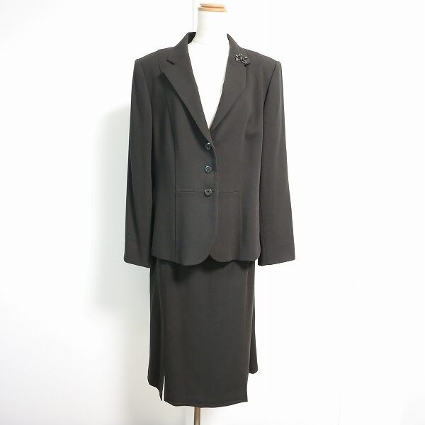 人気のレリアンをお買取|しっとりシルエットが嬉しいスカートスーツ