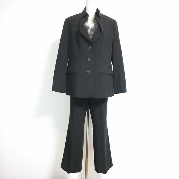 品格よくどこかかっこいい アルバロッサのパンツスーツを買取しました