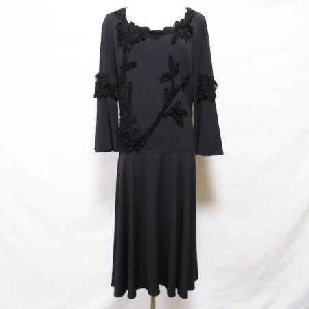 伊太利屋のワンピースを出張買取にてお買取！いいあんばいの花モチーフが上品