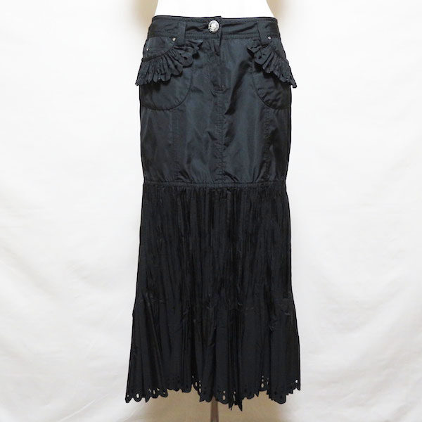 【イタリヤ】黒のプリーツスカートを買取しました！上品なフリルでいい女に