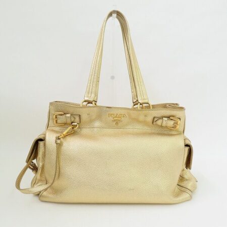 プラダ ゴールドのバッグを買取しました！必需品を持ち運ぶのに困りません