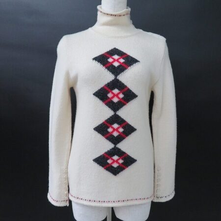 シンプルなアーガイルがおしゃれ｜シャネルのセーターを出張買取しました