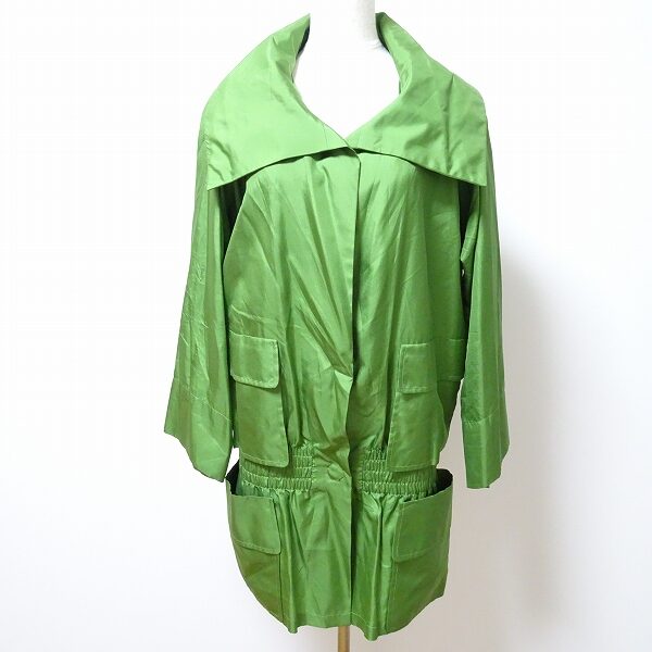 煌びやかな緑に圧倒される アクリスのコートを出張買取しました