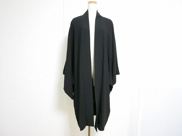 伊太利屋のコートをお買取 着物風にしっとり着られます