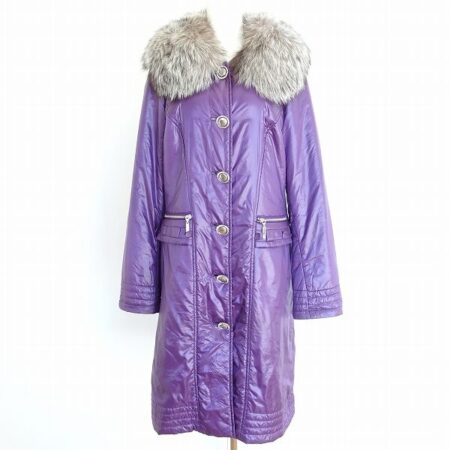 ピエールカルダンのコートを買取しました！鮮やかな紫がいい感じ