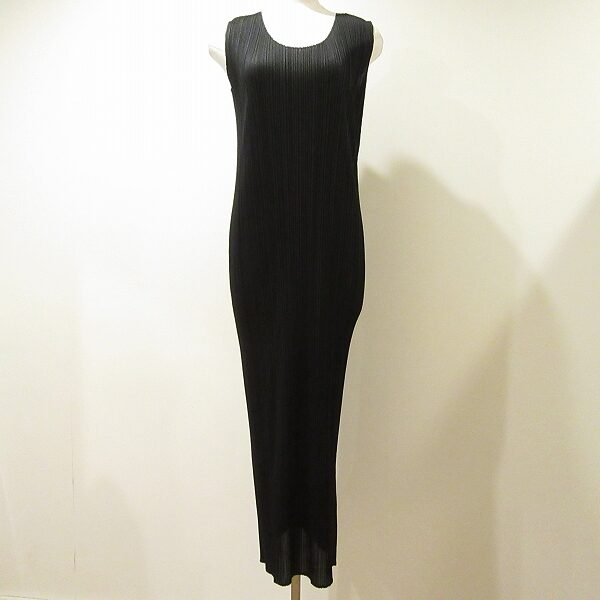 シンプルなのに色っぽい プリーツプリーズのワンピースを買取しました