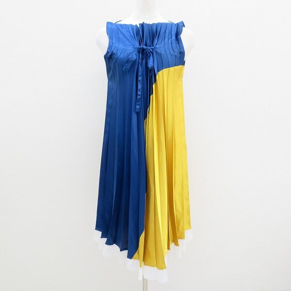 紺×黄が彩り豊か ミーイッセイミヤケのワンピースを買取しました